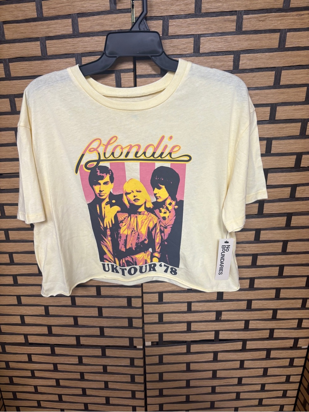 No boundaries Blondie yellow crop tee size medium